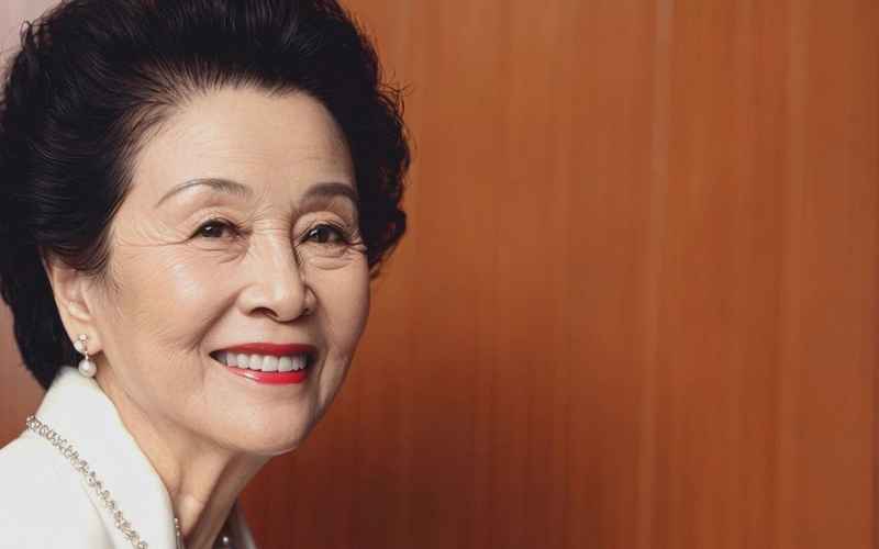 社长夫人倾家荡产为夫还债重振家业