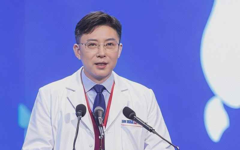 在共同的目标下男生女生携手同心在生育的旅途上并肩努力创造生命奇迹